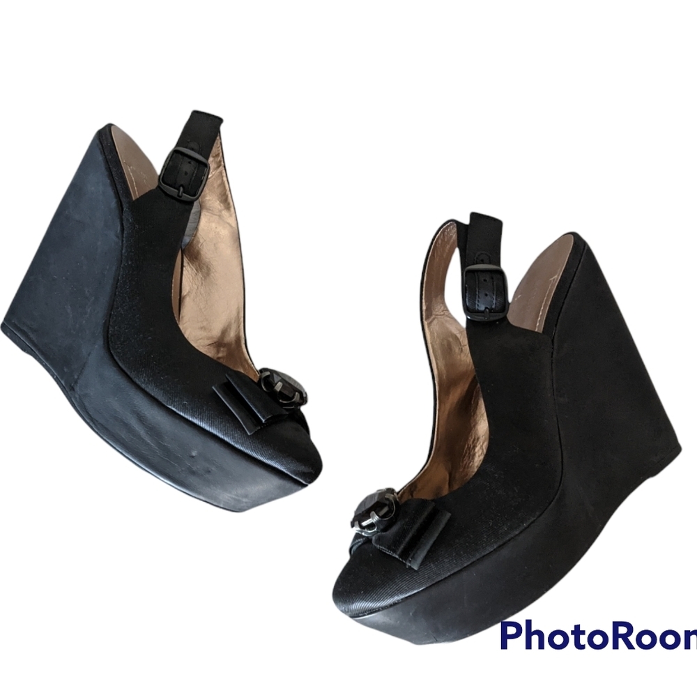 BCBGENERATION Jannie Black Wedge Heels 8B